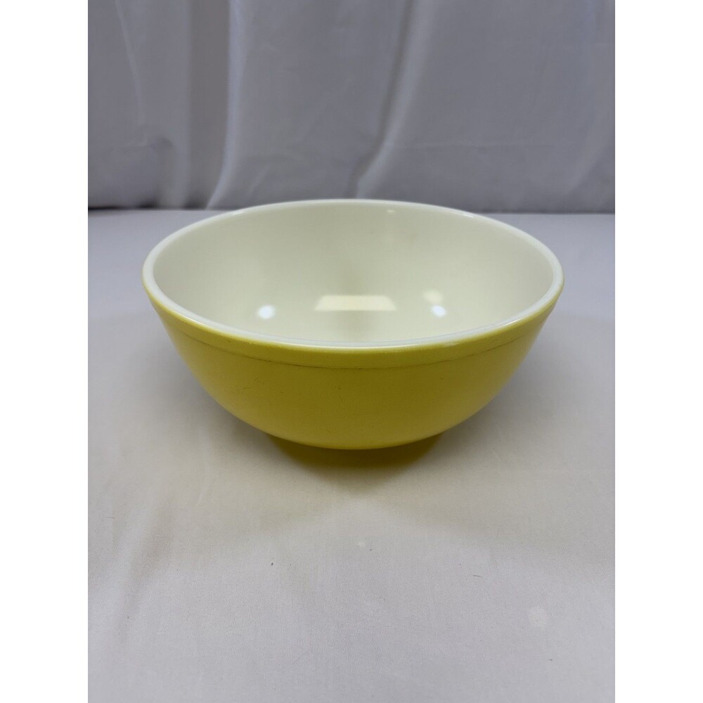 Pyrex 404 4 QT Mixing Bowl (Yellow)